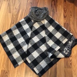 Reversable wool poncho